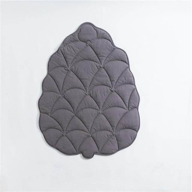 Silky-Soft Leaf Pet Mat