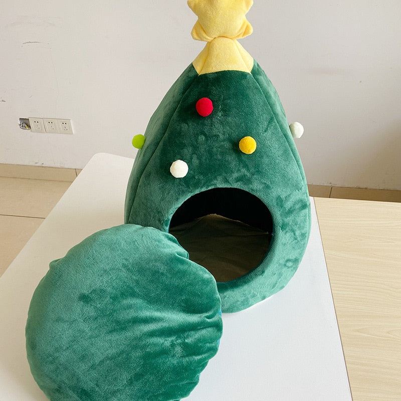 Winter Warm Christmas Cat Tent
